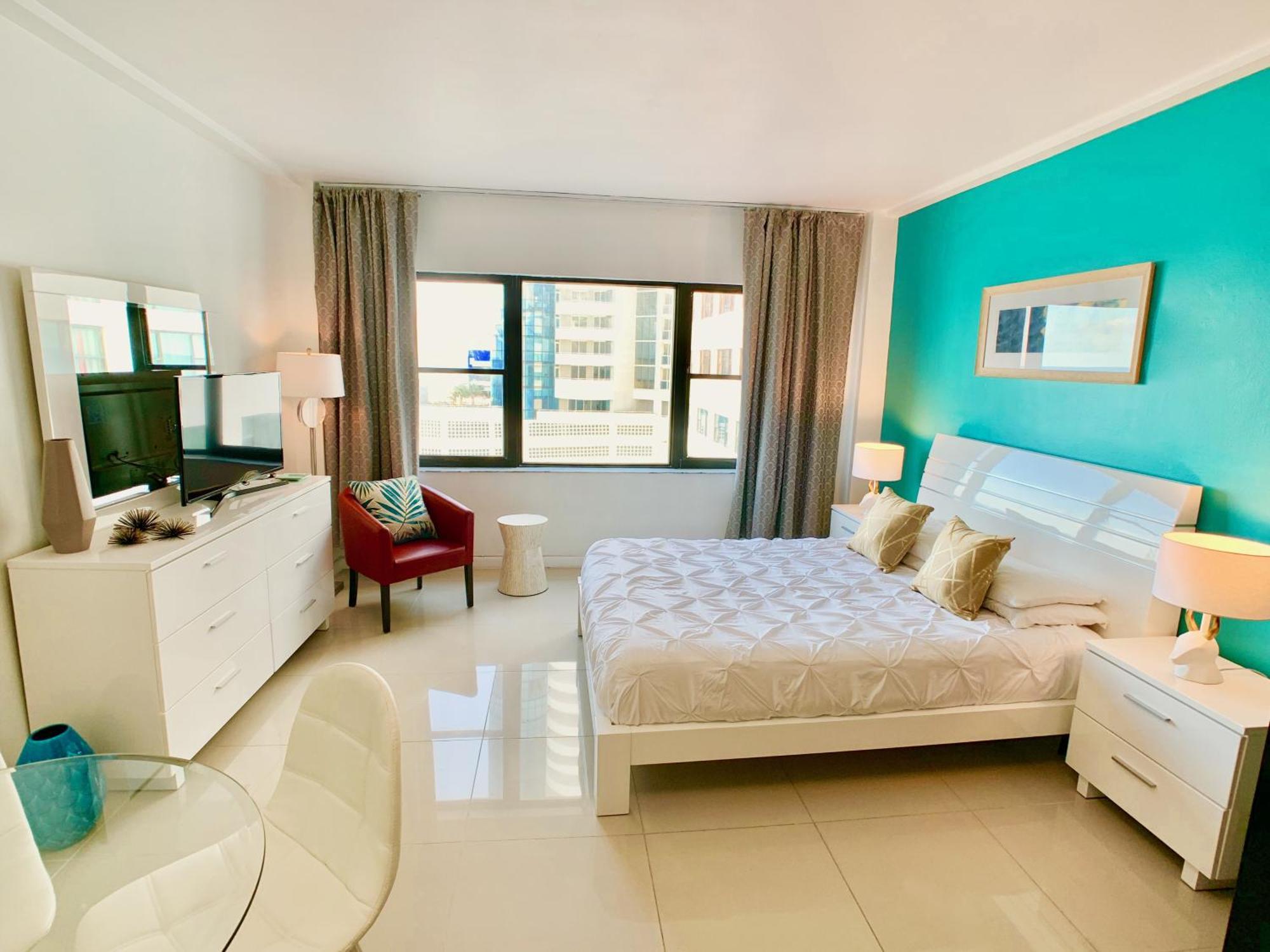 Directly On The Beach With Pool & Ocean View Маями Бийч Екстериор снимка