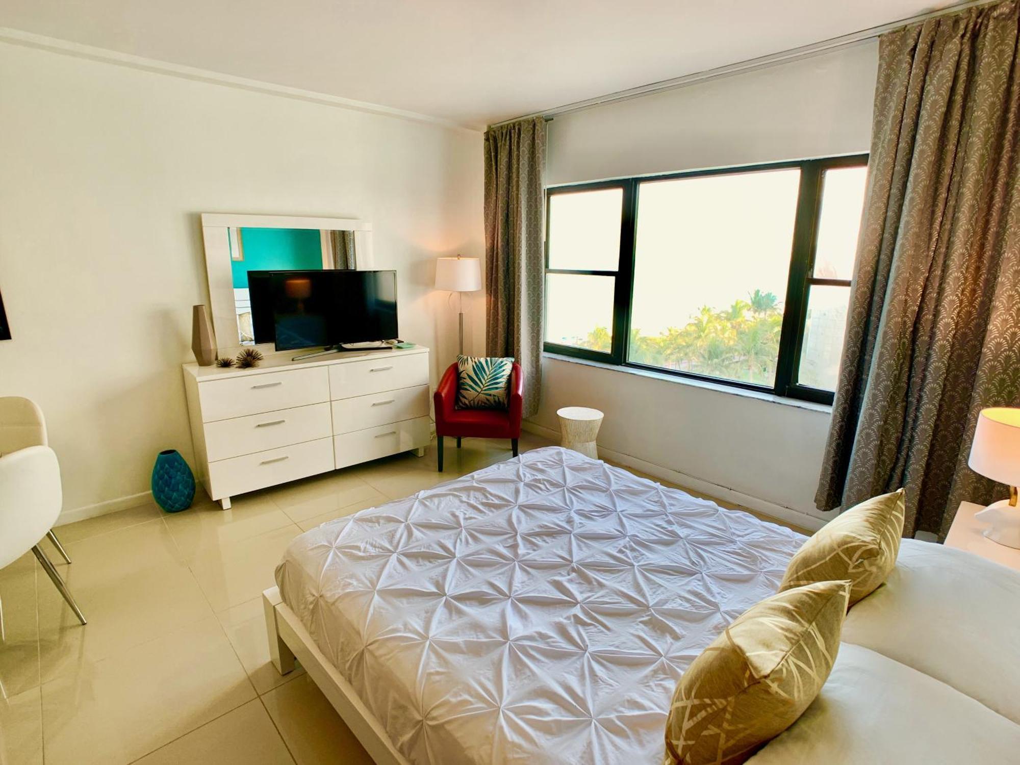 Directly On The Beach With Pool & Ocean View Маями Бийч Екстериор снимка