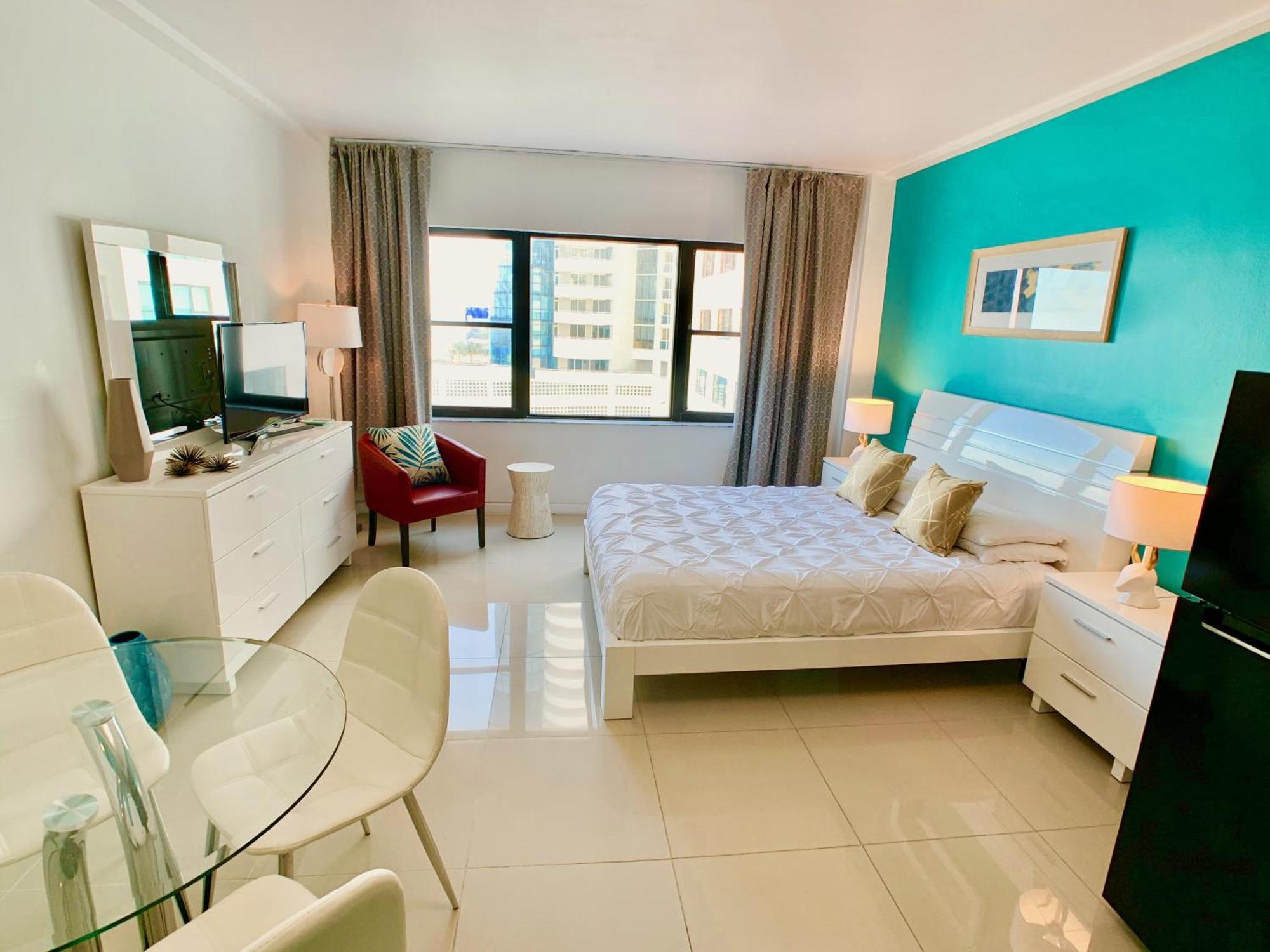 Directly On The Beach With Pool & Ocean View Маями Бийч Екстериор снимка