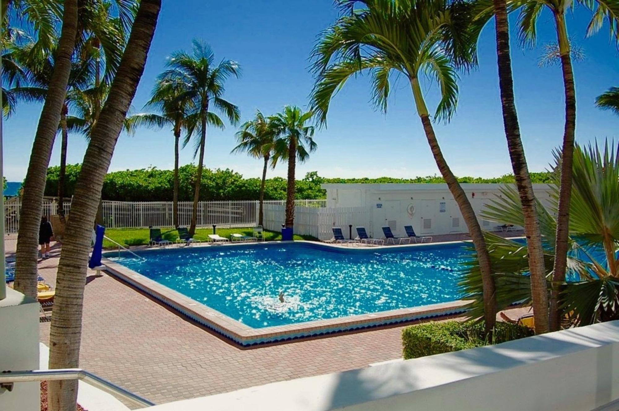 Directly On The Beach With Pool & Ocean View Маями Бийч Екстериор снимка