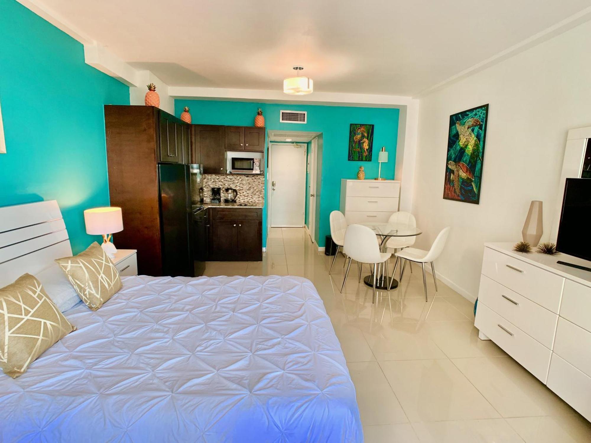 Directly On The Beach With Pool & Ocean View Маями Бийч Екстериор снимка