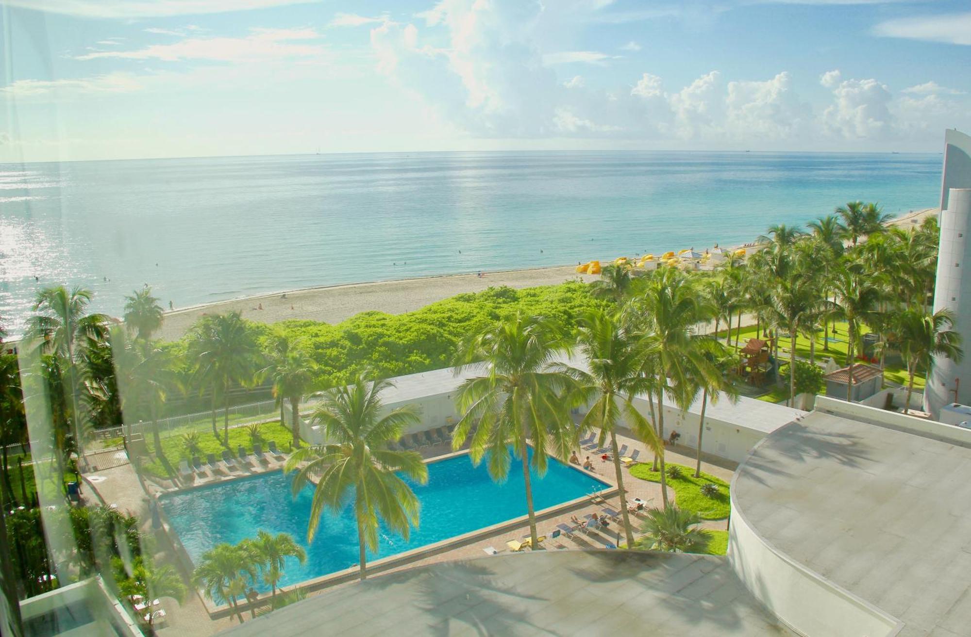 Directly On The Beach With Pool & Ocean View Маями Бийч Екстериор снимка